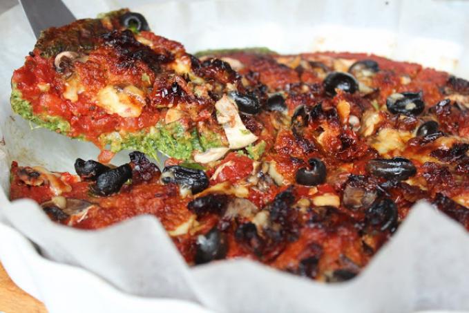 Špenátovo-rajčinová vegetarian pizza z ovsenej múky