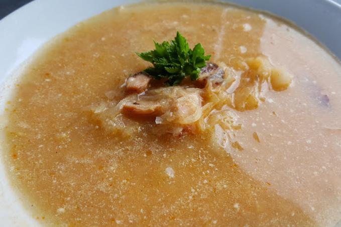 Zelňačka s kuřecí klobásou