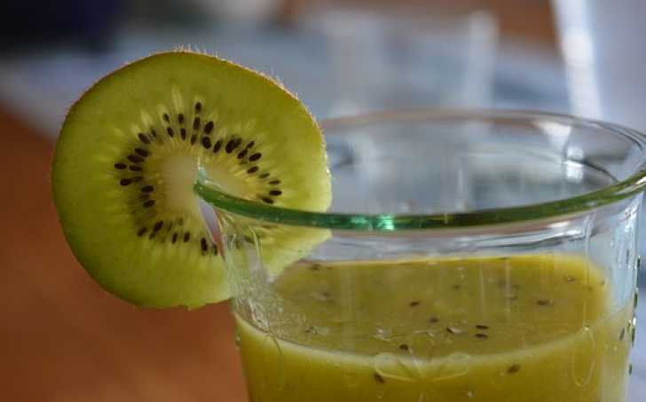 Ananasové smoothie s kiwi