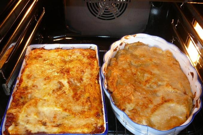 Domácí těstovinové lasagne s boloňskou omáčkou