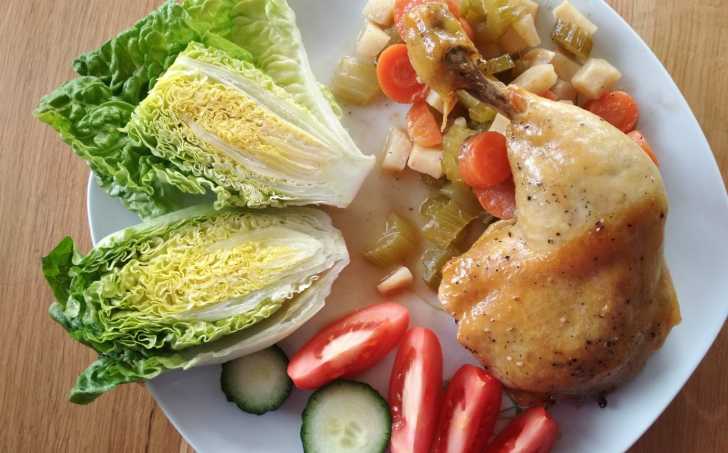 Divoké kuře na kořenové zelenině