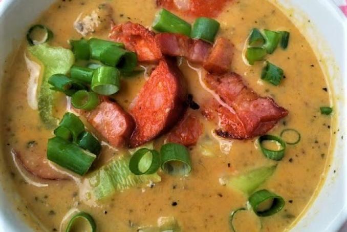 Cuketová krémová polévka s klobásou