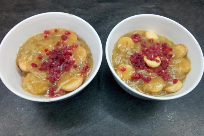 Jablečný pudink s malinami a skořicí - bezlepkový