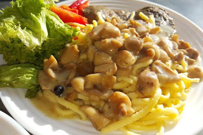 Houbová omáčka z kyselých hub s hovězím masem