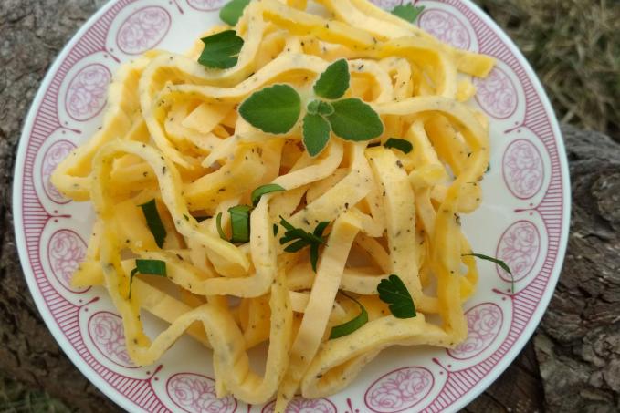 Grusetky s goudou - low carb těstoviny bez mouky a psyllia