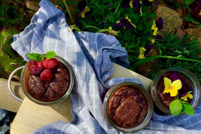 Čokoládové dortíky ve sklenici