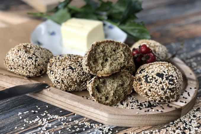 Sezamové bulky z dýňové mouky