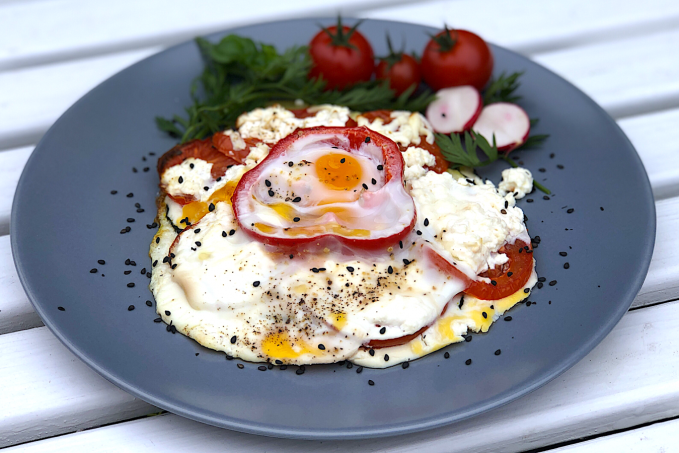 LOW CARB - Baked vegetable egg , Sireně po šopski
