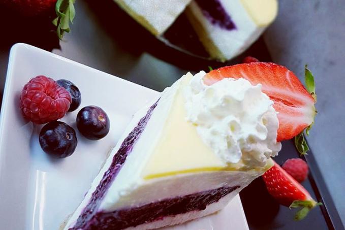 PLNĚNÝ CHEESE CAKE s bílou čokoládou