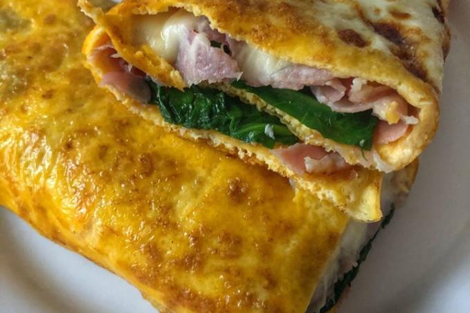 Omeletový wrap se sýrem a schwarzwaldskou šunkou - LC