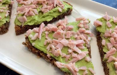 Avokádová pomazánka se šunkou