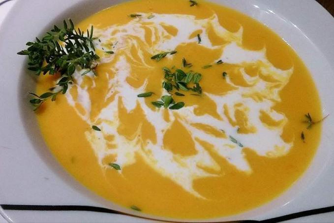 Polévka z pečené dýně