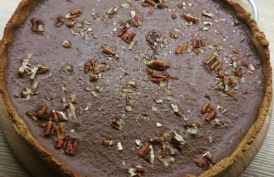 Mandlovo-pekanový keto čokoládový dort
