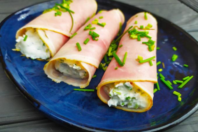 Šunkové rolky s bylinkovým tvarohem