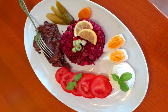 Teplý salát z červené řepy - LC