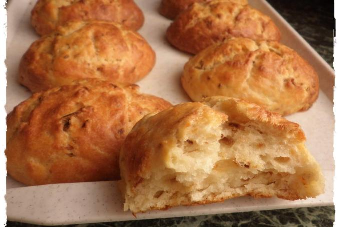 TVAROHOVÉ BULKY SE SMAŽENOU CIBULKOU