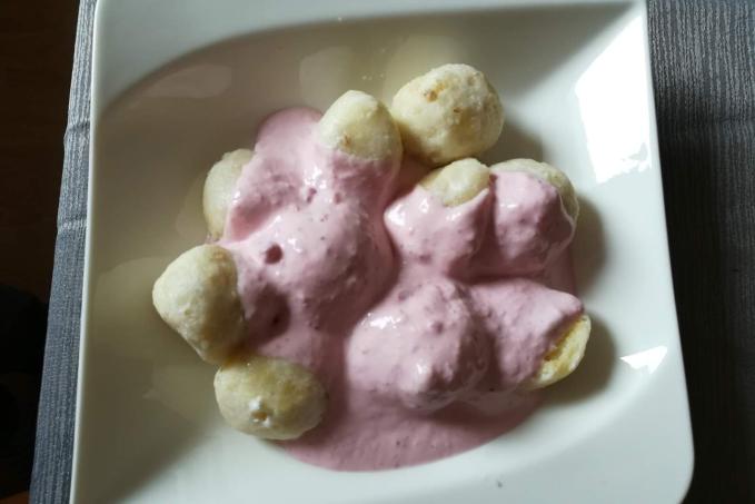 Tvarohové knedlíky s jahodovým pyré