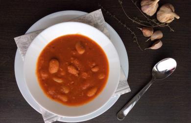 Fazolová rajčatová polévka