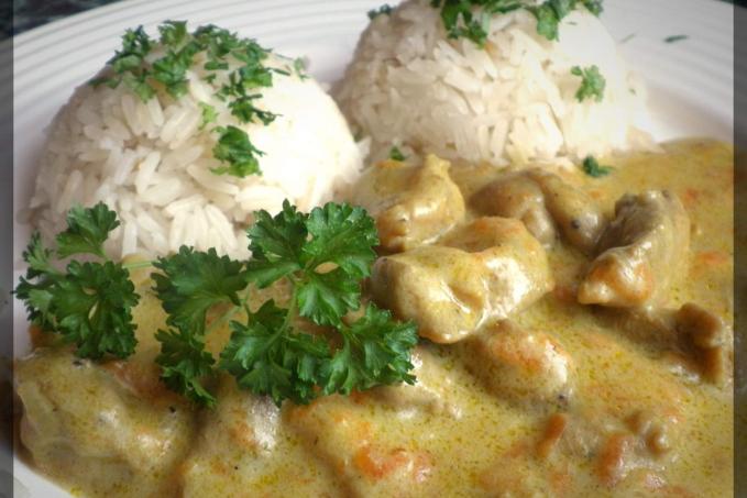 KUŘECÍ V HOŘČIČNO-SMETANOVÉ OMÁČCE