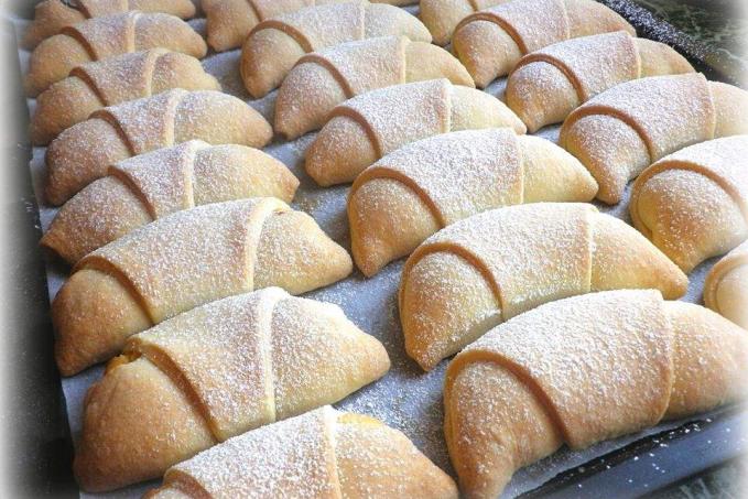 RYCHLÉ ŠLEHAČKOVÉ ROHLÍČKY S TVAROHEM