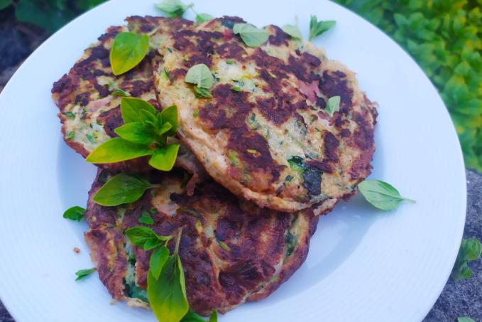 Cuketové bramboráky s uzeným masem