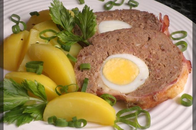 DOMÁCÍ SEKANÁ PLNĚNÁ VEJCI