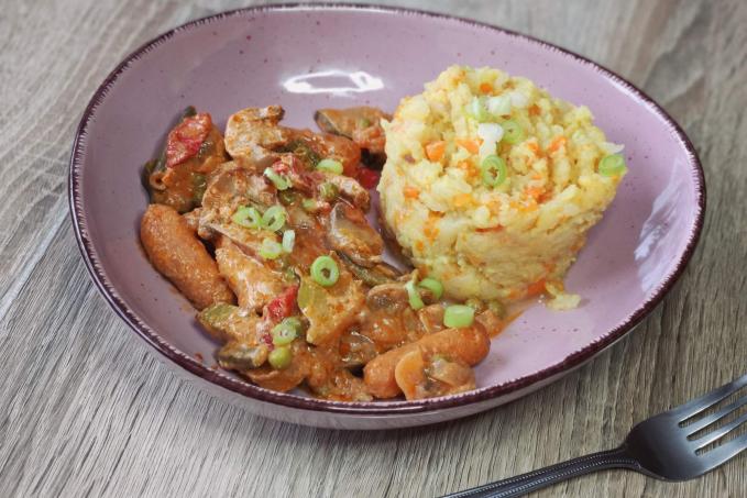 Zapečená krkovička, šťouchaný květák s mrkví Lowcarb