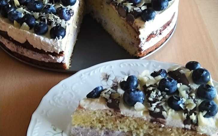Mandlovo-borůvkový dort - LC