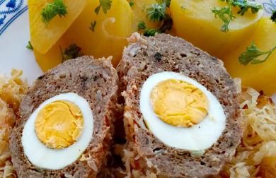 Pštrosí vejce pečené na kysaném zelí - LC