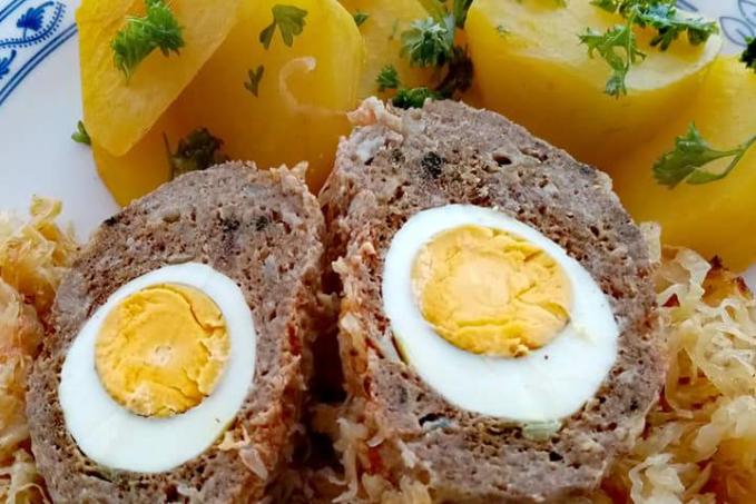 Pštrosí vejce pečené na kysaném zelí - LC