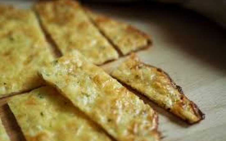 Sýrovo-česnekové tyčinky