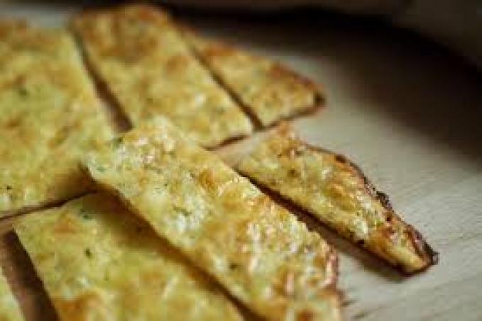 Sýrovo-česnekové tyčinky