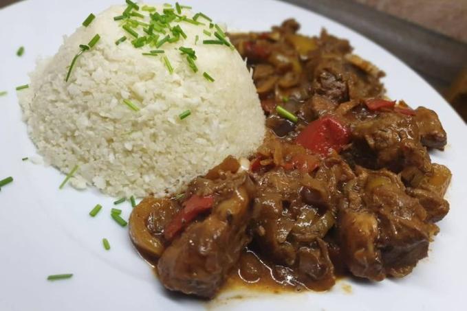 Vepřová čína s květákovou rýží