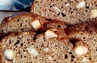 Chleba s pekanovými ořechy - LC
