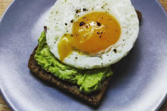 Avokádová pomazánka s česnekem