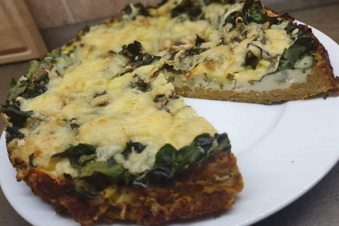 Batátový quiche s pórkem a špenátem