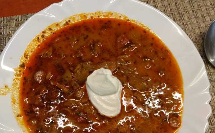 Hlívová polévka s klobásou a syrečkem lc