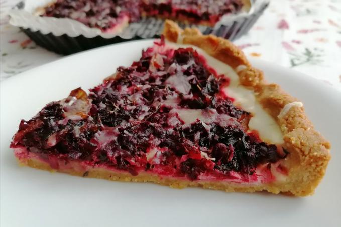 SLANÝ KOLÁČ s červenou řepou - LC