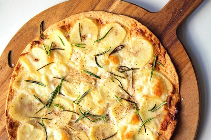 Domácí pizza se smetanovým základem