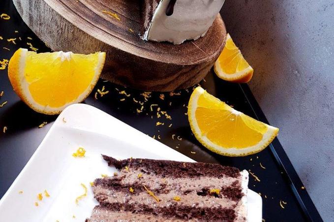 ČOKOLÁDOVÝ DORT S PŘÍCHUTÍ POMERANČE