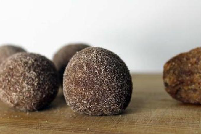 Nepečené skořicové kuličky