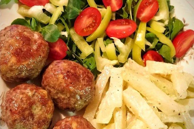 Kuličky z mletého masa a kedlubny na smetaně - LC