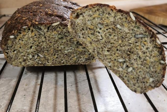 Sýrový chlebík s cibulí - LC