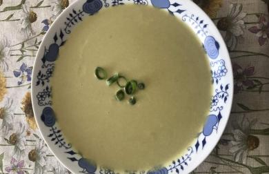 Brokolicová polévka se smetanou