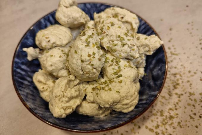 Drožďové knedlíčky do polévky z drůbežího masa