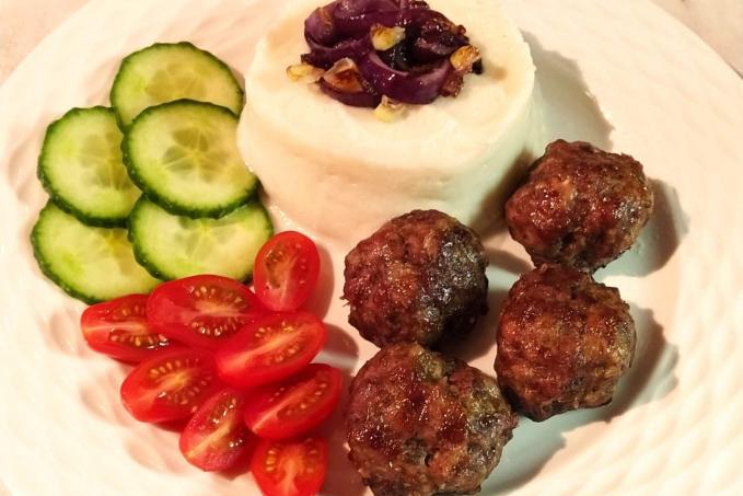 Kuličky z mletého masa a květákové pyré - LC