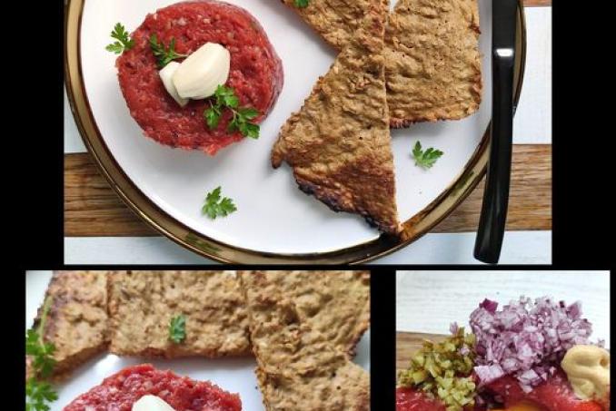 Tatarák s lněnými toasty