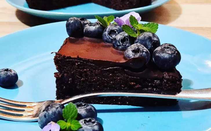 Lowcarb cuketové brownies s borůvkami