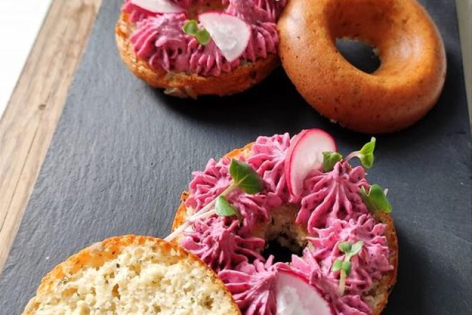 Bagely s řepnou pomazánkou