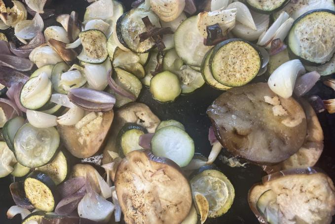 Pečená zelenina (lilek, cuketa, cibule)